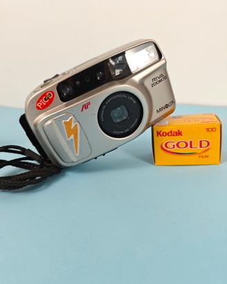 Macchina fotografica analogica 38mm Minolta zoom