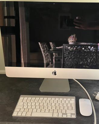 Apple iMac 21.5" (Mid 2011)