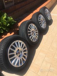 4 Copricerchi da 15 Fiat grande punto senza graffi