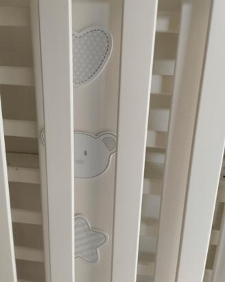 Lettino per bambini con rete a doghe 