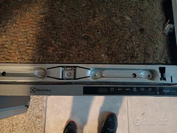 Lavastoviglie Electrolux Rex da incasso –