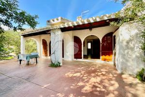 VILLA A SCHIERA A VILLASIMIUS
