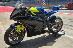Yamaha r6 yzf immatricolata
