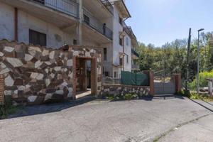 Appartamento di 133 m² con 5 locali e box auto a F