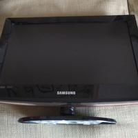 Monitor TV+tastiera+mouse