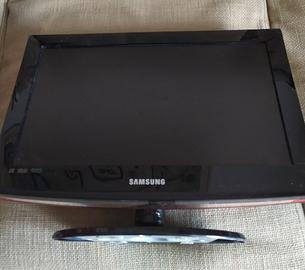 Monitor TV+tastiera+mouse