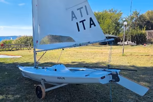 Barca a vela ILCA 7  Laser STD 218722 completa