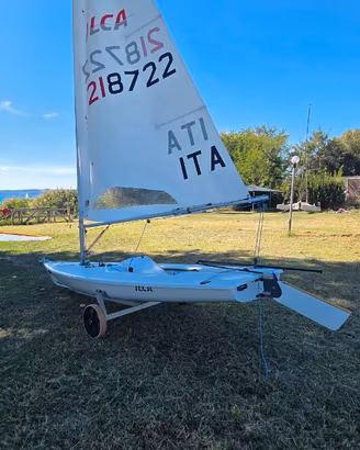 Barca a vela ILCA 7  Laser STD 218722 completa