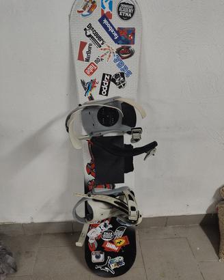 Snowboard 133cm + Attacchi 