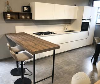 Cucina d'esposizione lineare bianca NUOVA