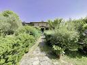 casale-immerso-nel-verde