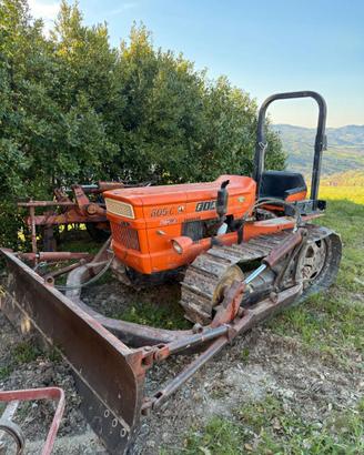 Trattore Agricolo cingolato fiat 605C 2° serie