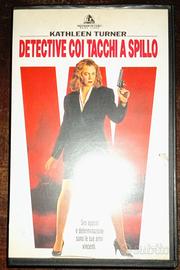 DETECTIVE COI TACCHI A SPILLOS FILM VHS