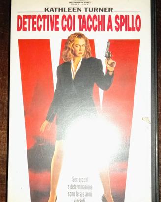 DETECTIVE COI TACCHI A SPILLOS FILM VHS
