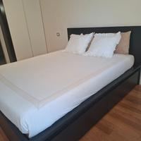 Letto matrimoniale IKEA con doghe e materasso
