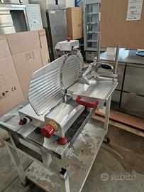 affettatrice verticale 