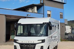 Camper Pilote G 720 FC Evidence Motorhome face to 