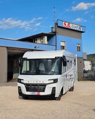 Camper Pilote G 720 FC Evidence Motorhome face to 