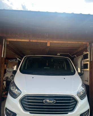 Ford tourneo custom