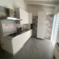 Cucina componibile completa di elettrodomestici