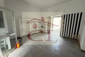 LOCALE COMMERCIALE ' COD. LC111