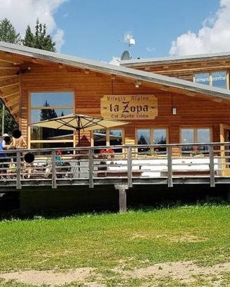 Attività / Licenza di 404 m² con più di 5 locali a