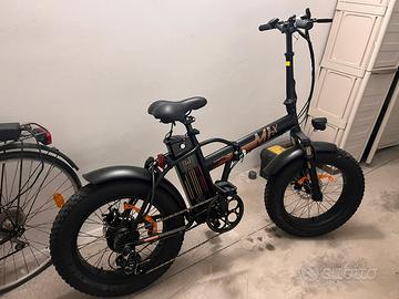 Bicicletta servo assistita con batteria 36v