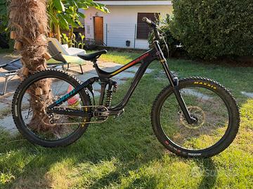 Giant Glory Advanced carbon 2019 - M