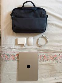 MacBook Pro 14 M5 512G + Accessori usato 2/3 volte