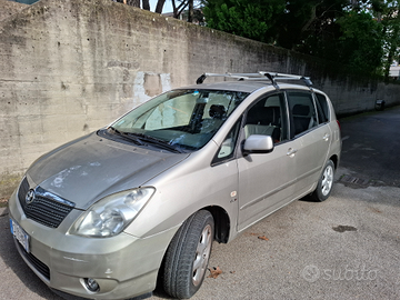 Toyota Corolla Verso 2003 ben tenuta