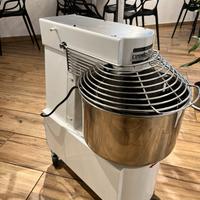 Impastatrice a spirale con testa e vasca fissa