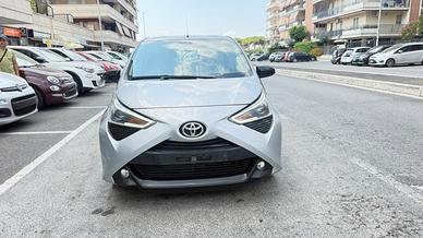 Toyota Aygo 1.0 VVT-i 72 CV 5 porte x-play MMT LED
