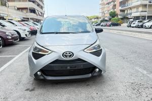 Toyota Aygo 1.0 VVT-i 72 CV 5 porte x-play MMT LED