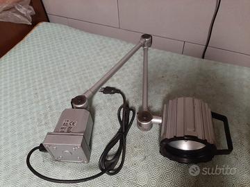 LAMPADA PROFESSIONALE DA OFFICINA 