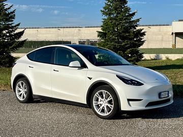 Tesla Model Y RWD - UNIPROP - 300 CV - GARANZIA