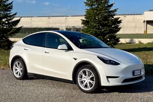 Tesla Model Y RWD - UNIPROP - 300 CV - GARANZIA