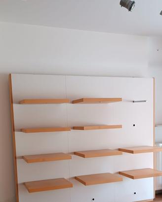 arredamento scaffali negozio 
