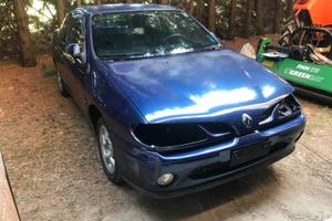 Scocca Renault Megane Coach per ricambi