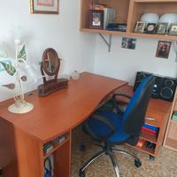 Scrivania con porta oggetti