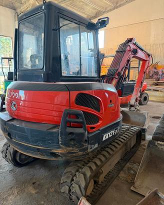 Miniescavatore usato KUBOTA KX121.3