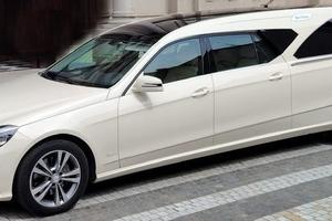 Carro funebre Mercedes E212