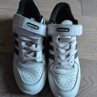 Adidas forum low black