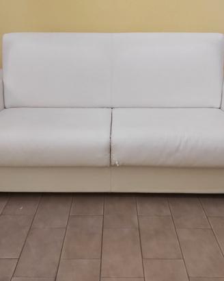 Divano letto in ecopelle