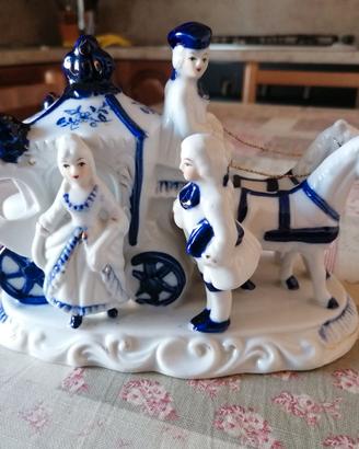 Statuetta carrozza trainata da cavalli