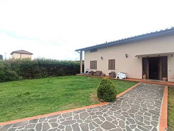Villa di 196 m² con 4 locali e box auto doppio a Q