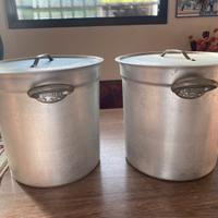 Due pentoloni con coperchi Agnelli