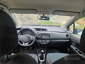 TOYOTA YARIS 1.0 BENZINA 5 PORTE 2013