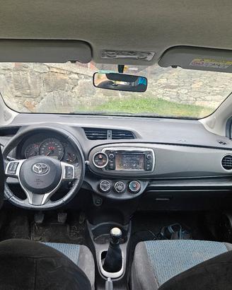 TOYOTA YARIS 1.0 BENZINA 5 PORTE 2013