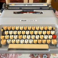 Macchina da scrivere Olivetti Lettera 354-I