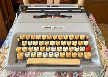 Macchina da scrivere Olivetti Lettera 354-I